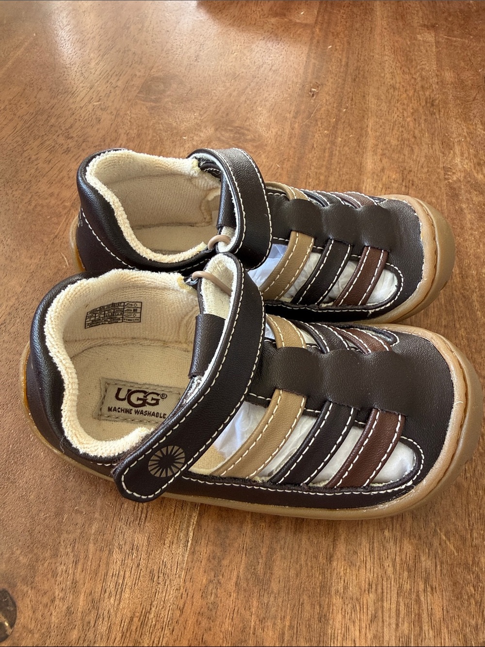 New UGG Santore Toddler Sandals Brown Leather Size 7 Easy Walker Closed Toe